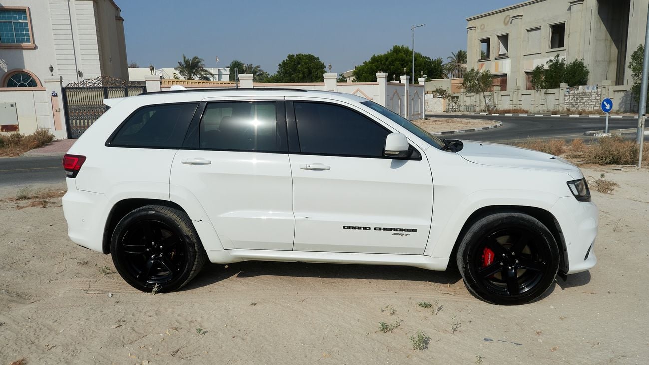 جيب جراند شيروكي SRT8