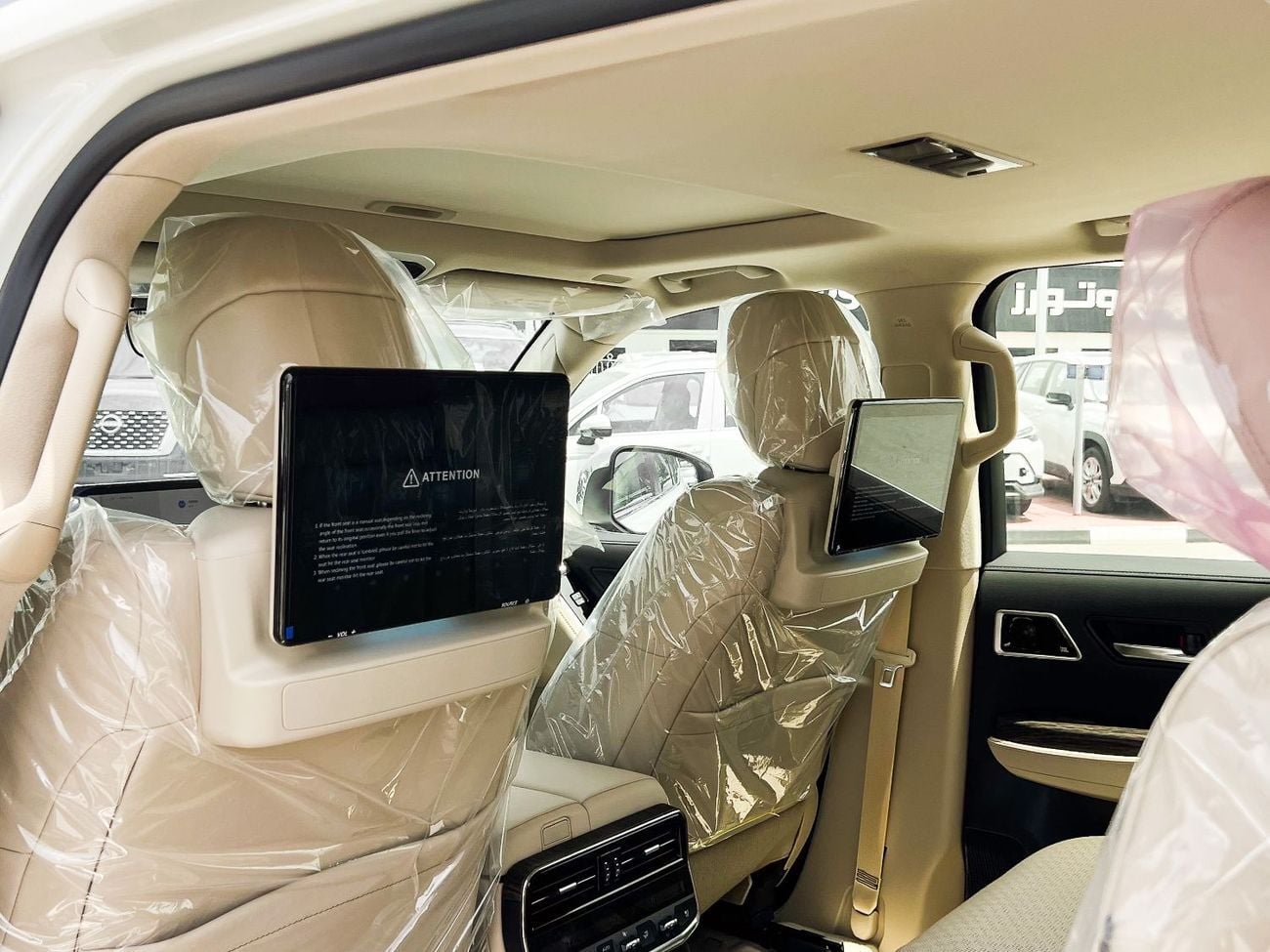 تويوتا لاند كروزر EXPORT ONLY - Toyota LC300 VXR 4.0L (GCC Specification)