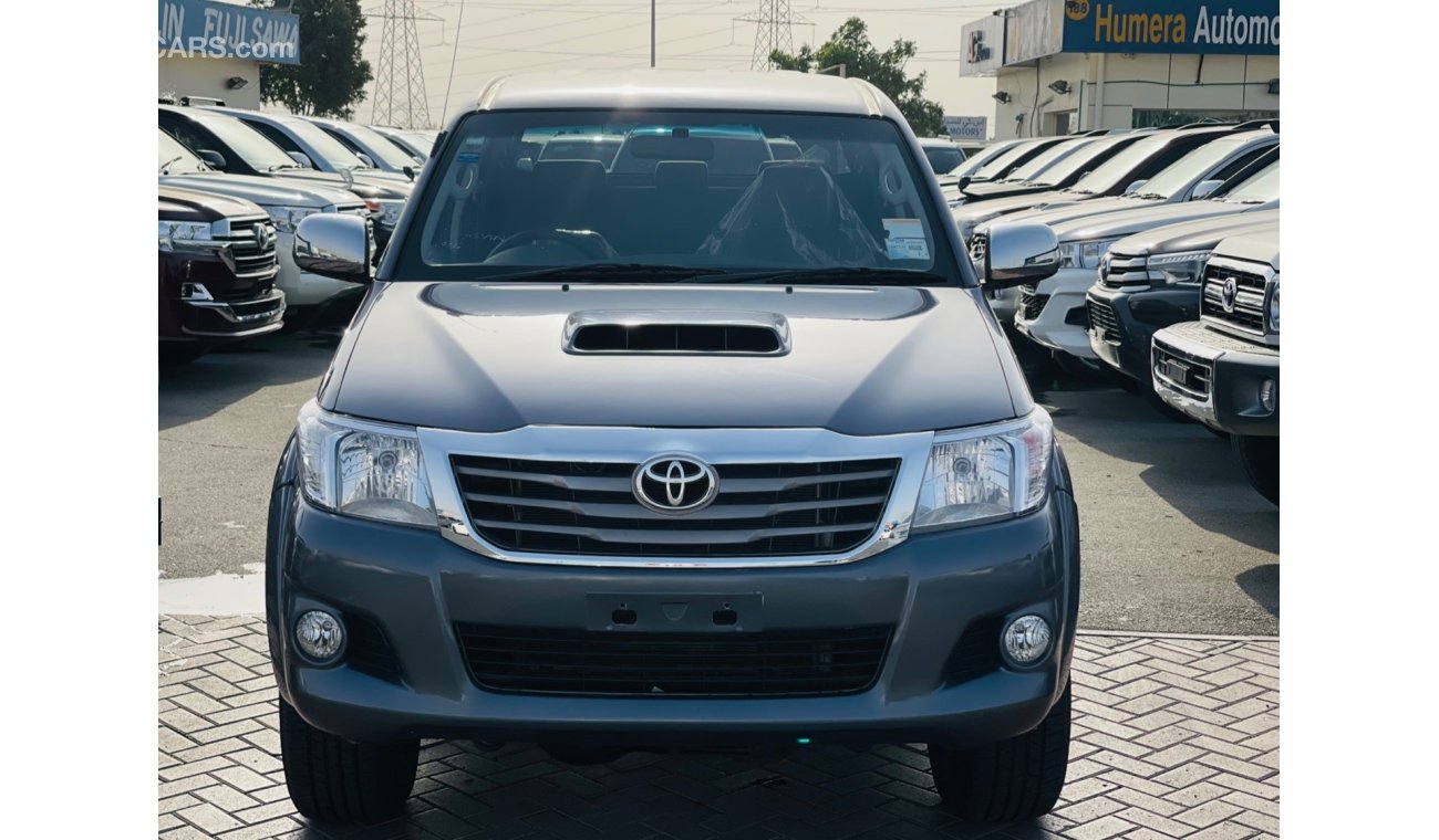 تويوتا هيلوكس Toyota Hilux Diesel engine 3.0 model 2011 car very clean and  good condition