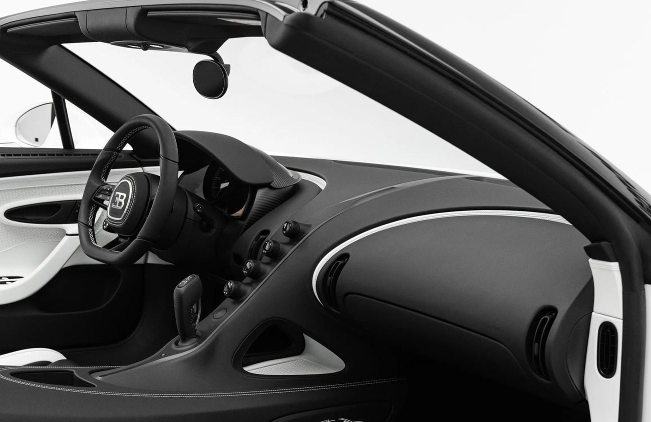 بوغاتي ميسترال W16 رودستر 8.0L W16 Quad-Turbocharged Engine