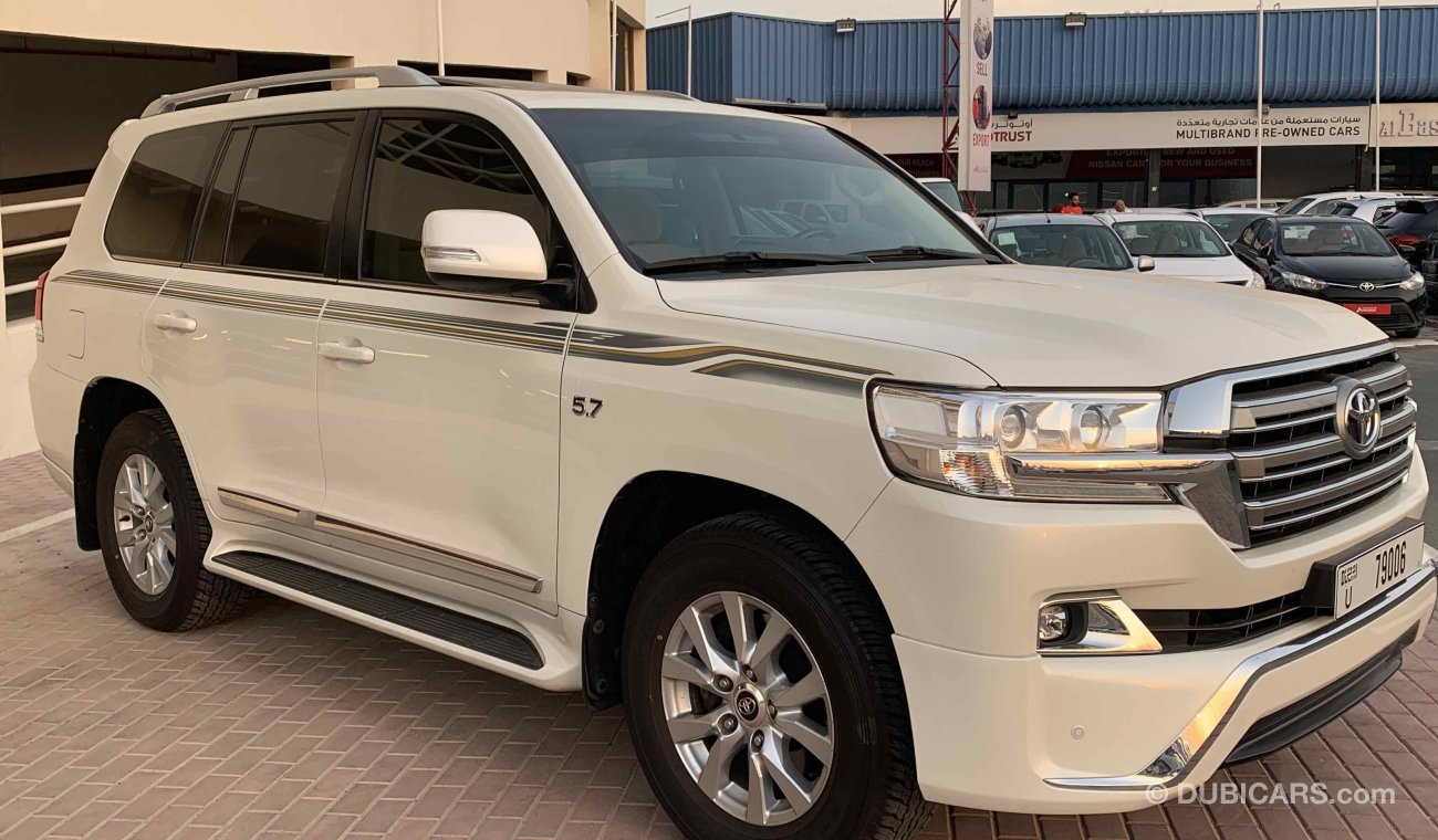 Toyota Land Cruiser VXR V8 5,7