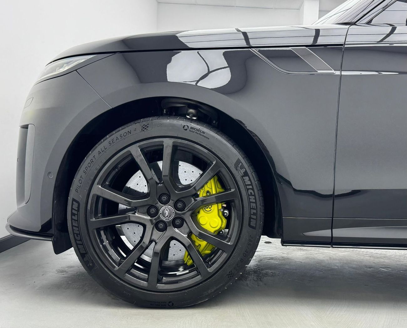 لاند روفر رينج روفر سبورت SV 4.4L 2024 Range Rover Sport SV, Warranty, Full RR Service History, Fully Loaded, Low Km, Euro