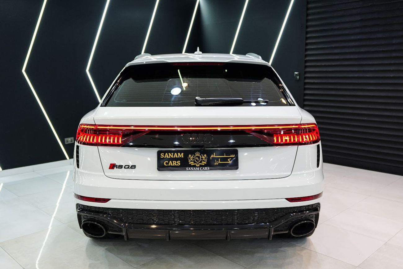 Audi RS Q8 TFSI quattro 4.0L Bang & Olufsen Audio, Carbon Fiber Inetrior, Panoramic Roof, Al Nabooda Service Pa