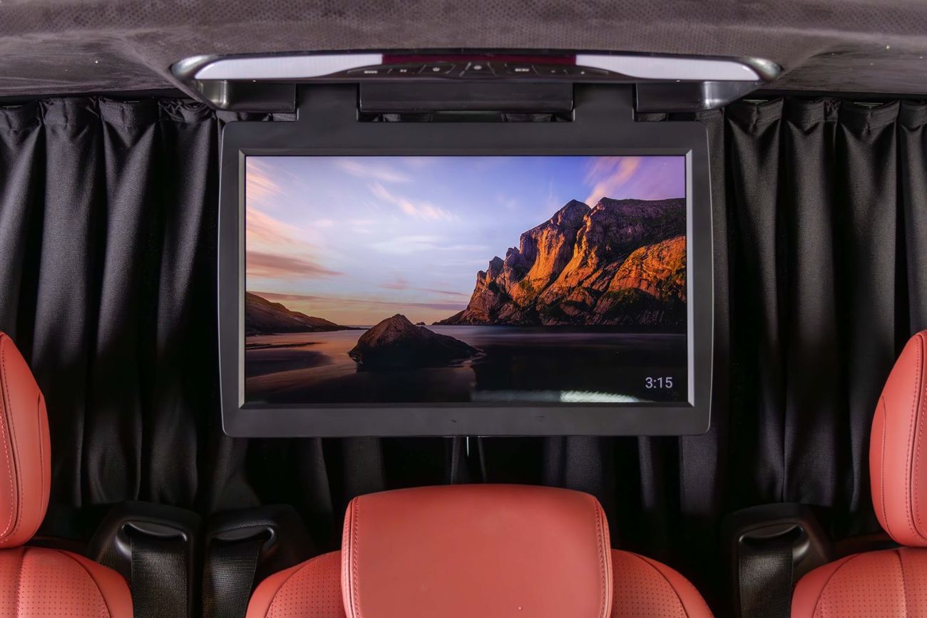 Mercedes-Benz V 250 Std 2.1L Falcon Edition-Star Light System-ONLY 21,000Km-19 Inch Rims-Entertainment Screen