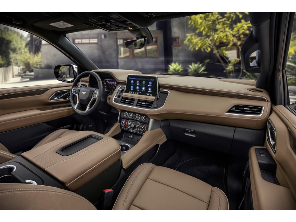 GMC Suburban interior - Cockpit