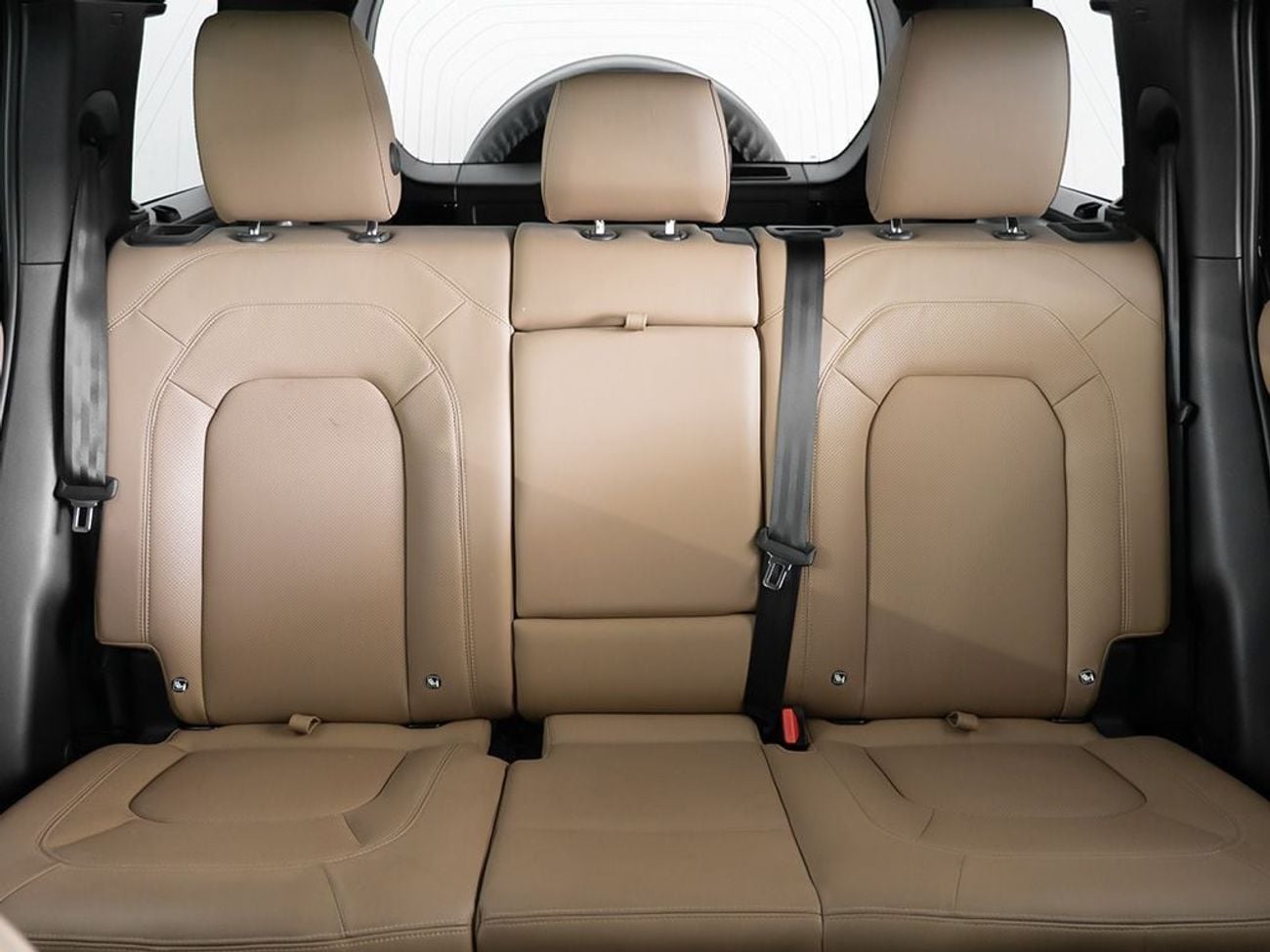 لاند روفر ديفندر P400 110 X-Dynamic HSE 3.0L (5 Seater)