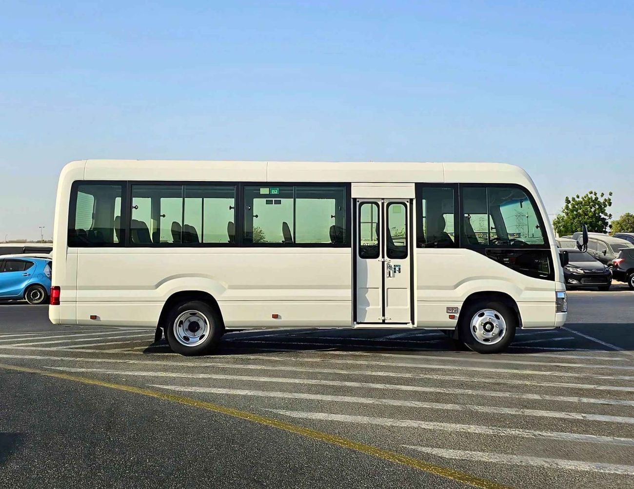 Toyota Coaster 23 SEATER/ AUTO DOOR/ HLF LUGGAGE RACK PW DIESEL AT 2.8L V4 /CODE#COD28B
