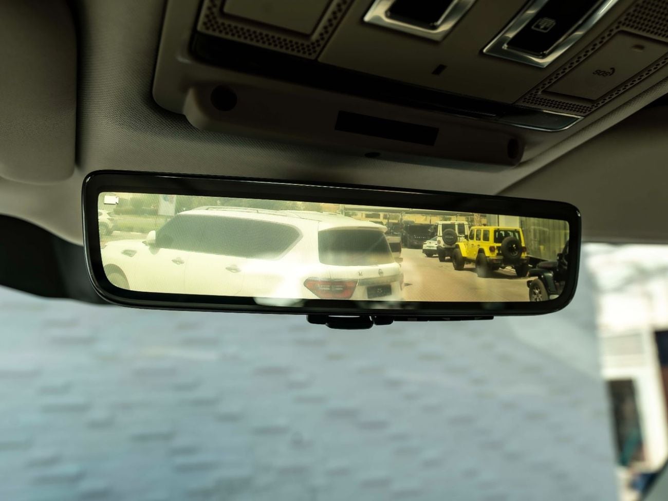 Land Rover Defender P300 110 SE 2.0L (5 Seater)