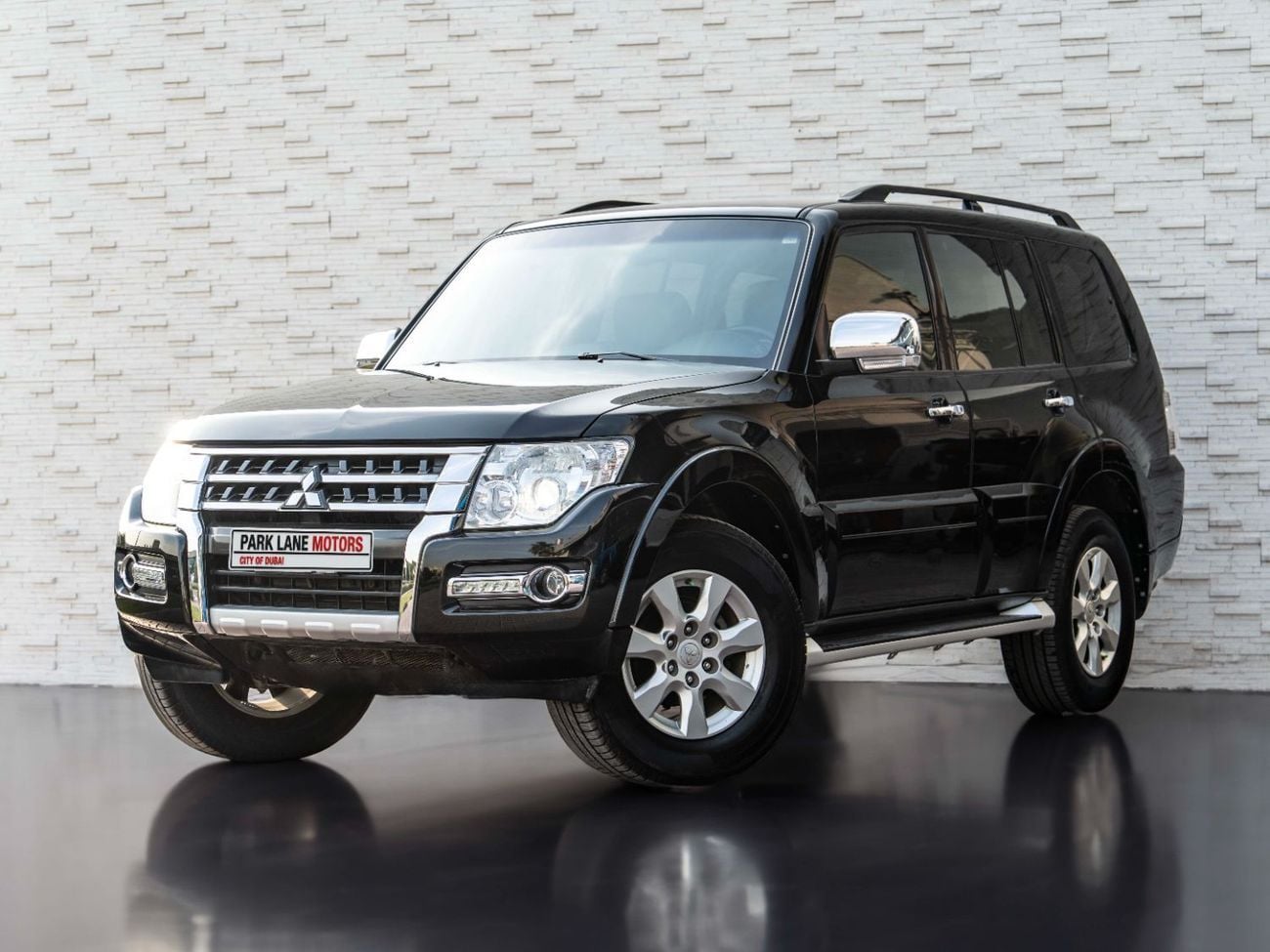 Mitsubishi Pajero GLS Base 3.5L (7 Seater)