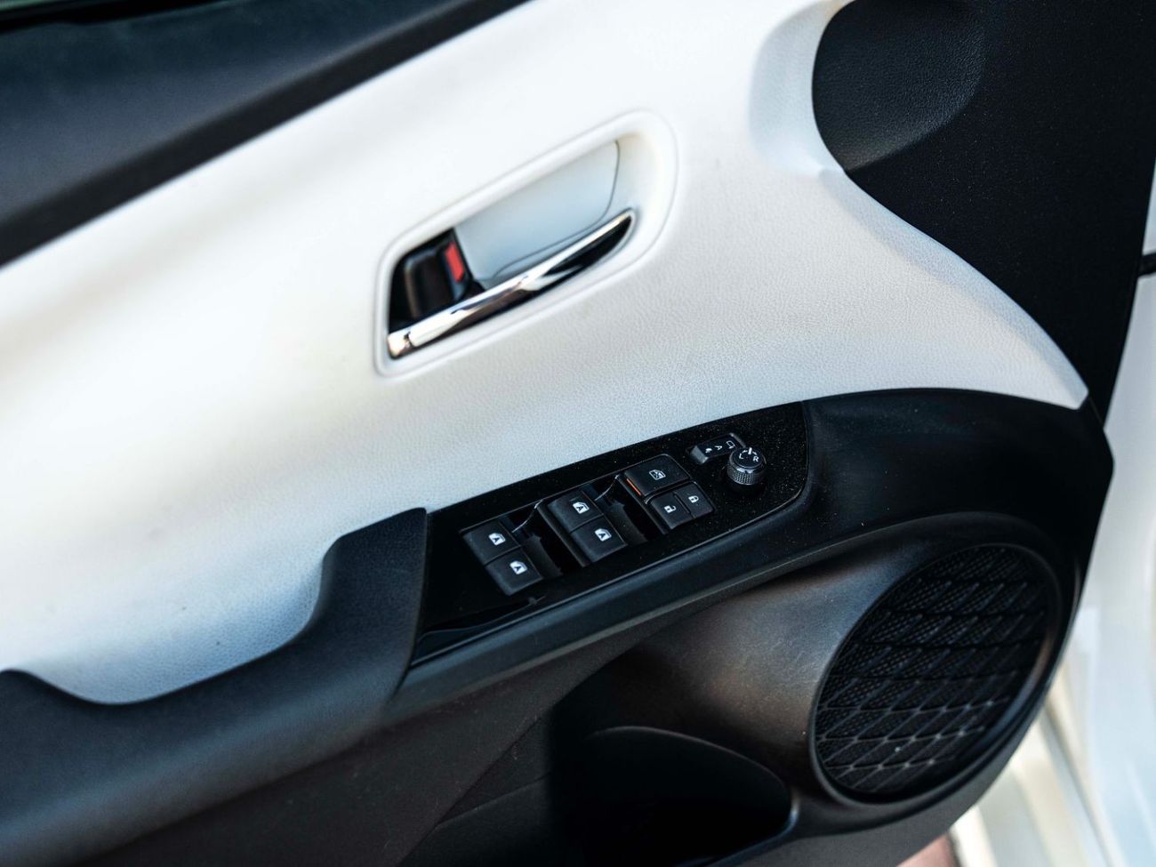 Toyota Prius AED 786 PM • PRIUS HYBRID • 1.8 INLINE-4 • FULL SERVICE HISTORY • PRISTINE CONDITION
