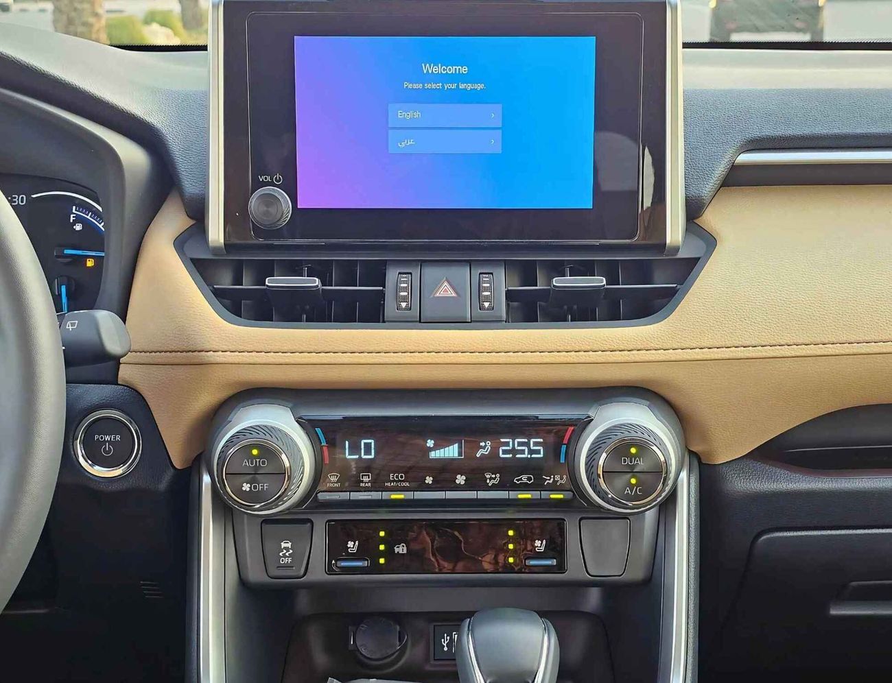 تويوتا راف ٤ Limited, 2.5L Hybrid, Driver Power Seat / Full Option With Panoramic Roof (CODE # 68055)