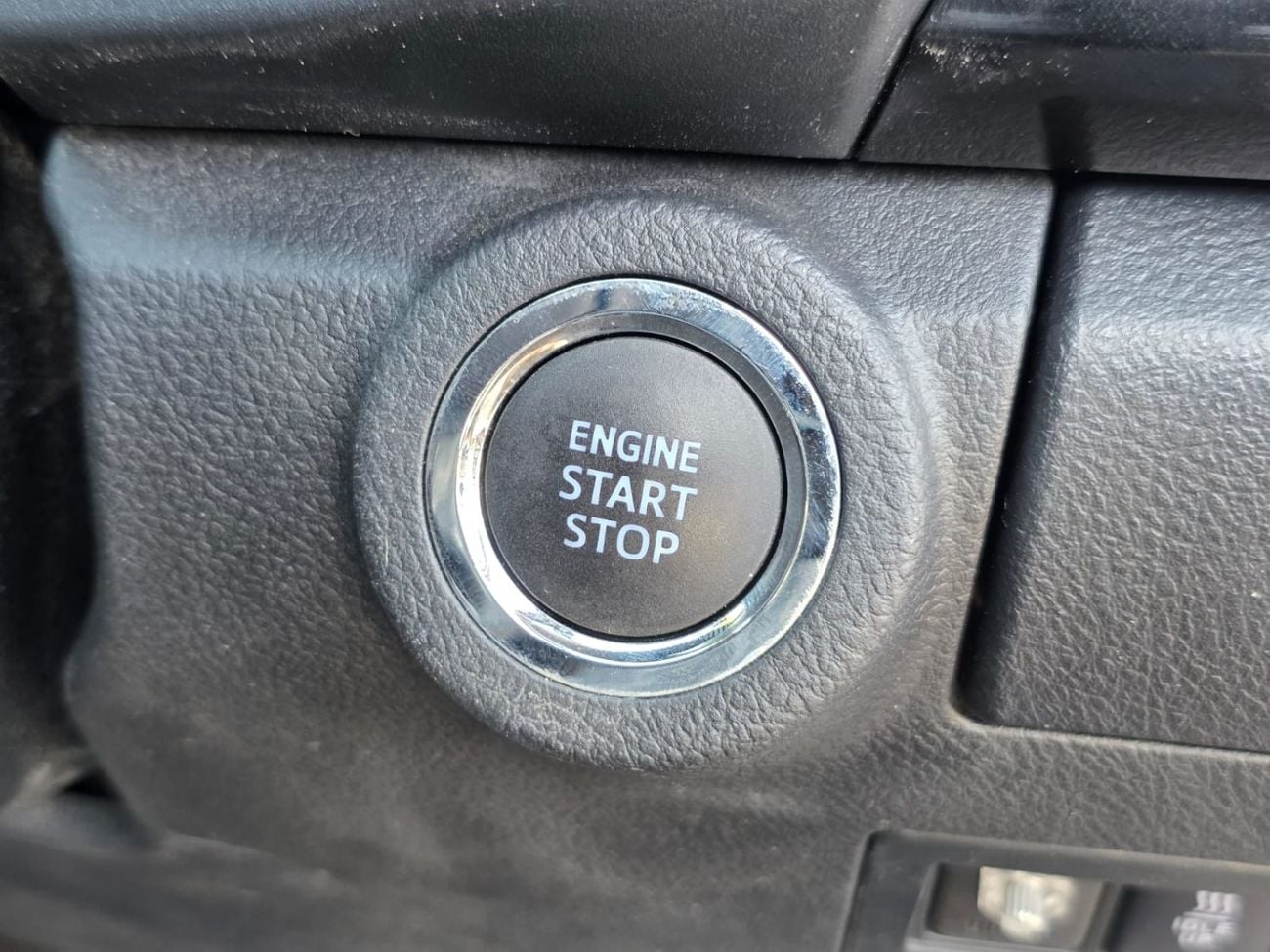 Toyota Hilux DIESEL HILUX ROGUE ,2.8L ,RIGHT HAND HAND DRIVE ,AUTO TRANSMISSION