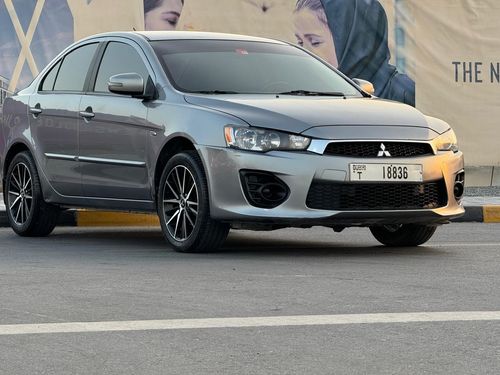 Mitsubishi Lancer very good condition inside and outside