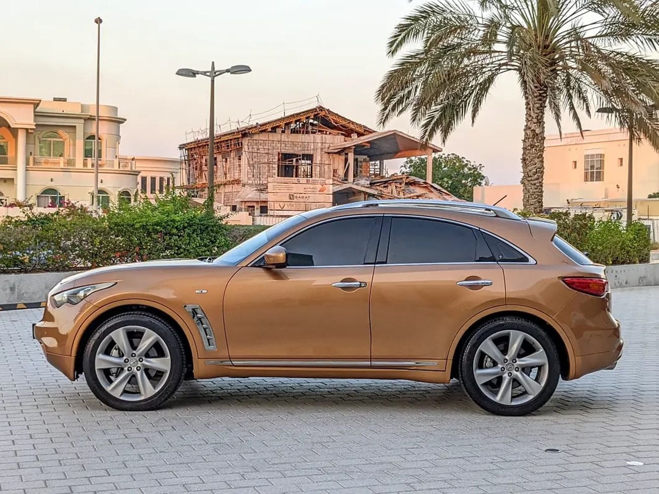 إنفينيتي FX50 Sport GCC Specs Very Clean Agency Mint Condition V8 Premium Luxury SUV