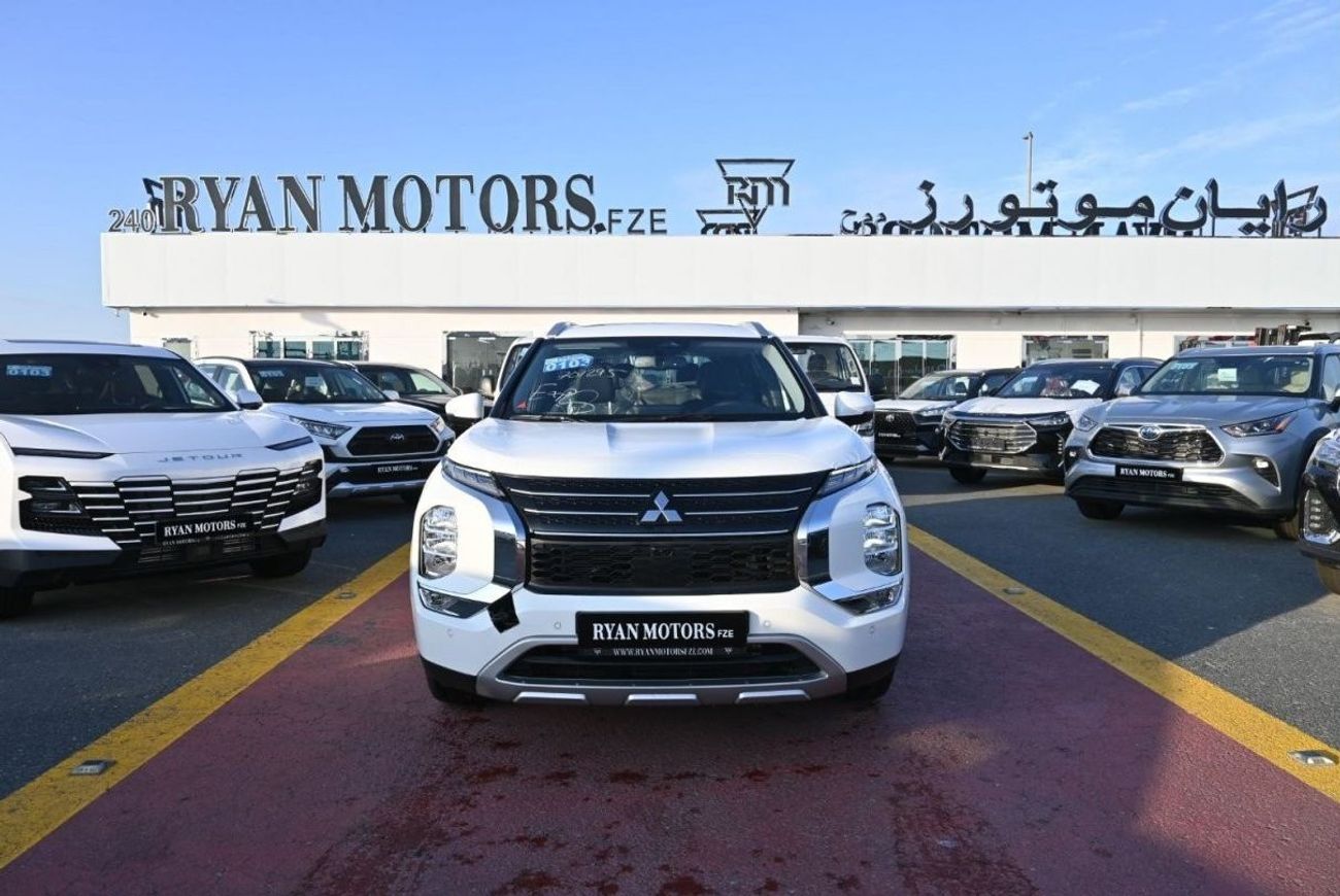 ميتسوبيشي آوتلاندر Mitsubishi Outlander 2.5L Petrol, 4WD, SUV, GCC Spec, Color White, Model 2024
