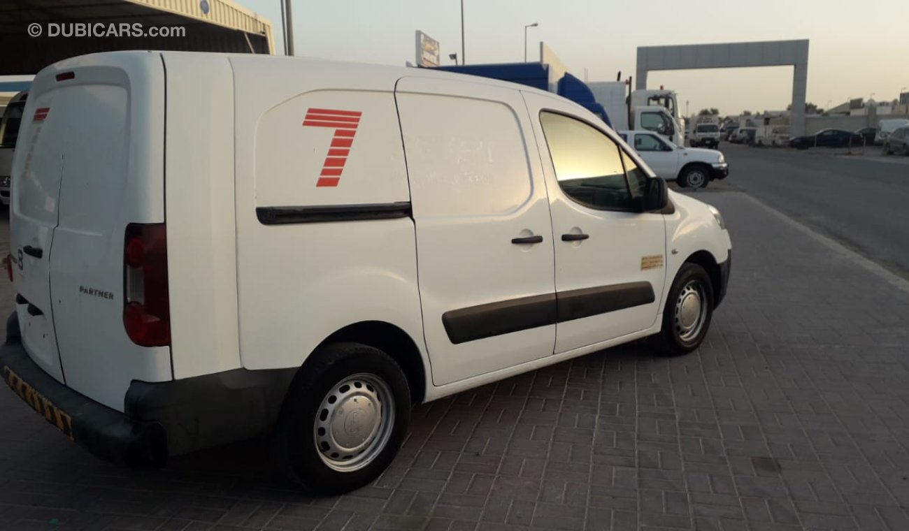 بيجو بارتنر 1.6L, 15" Tyres, Xenon Headlights, Airbags, Manual Gear Box, Front A/C (LOT # 6018)