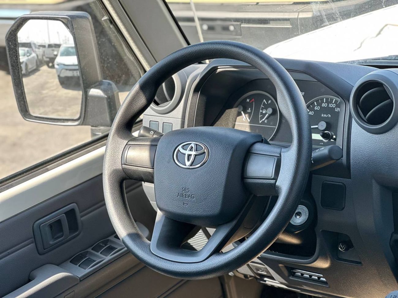 Toyota Land Cruiser 70 LC76 4.2L DSL M/T // 2025 // STD Option With Power Windows , 9 Seats // Special Offer // By Formula