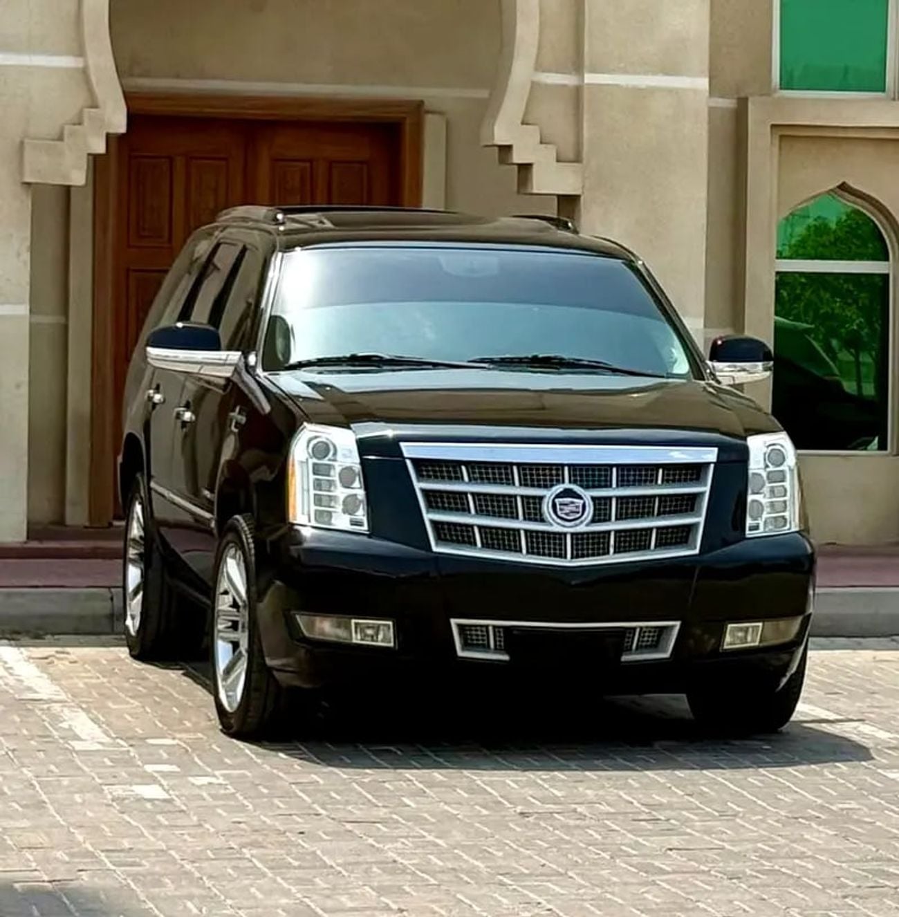 كاديلاك إسكالاد بلاتينيوم | GCC Specs | Fully Loaded