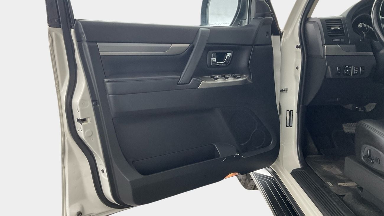 ميتسوبيشي باجيرو GLS Highline | شامل الضمان | 0 ﺪﻔﻋﺓ ﺃﻮﻟﻯ