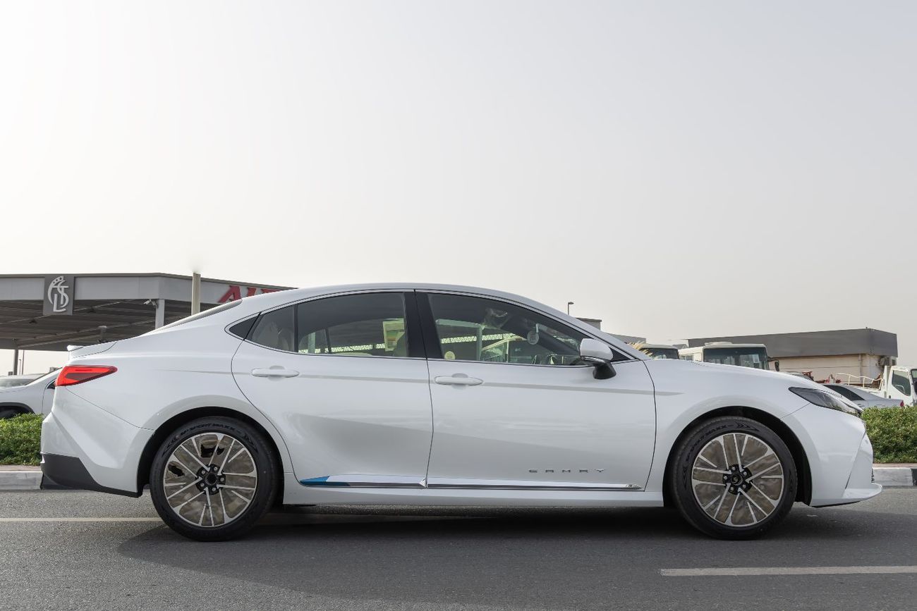 Toyota Camry Toyota Camry LE 2.5 L | Hybrid | White | Panoramic Sunroof | Electric Chair | 2026 GCC Specs
