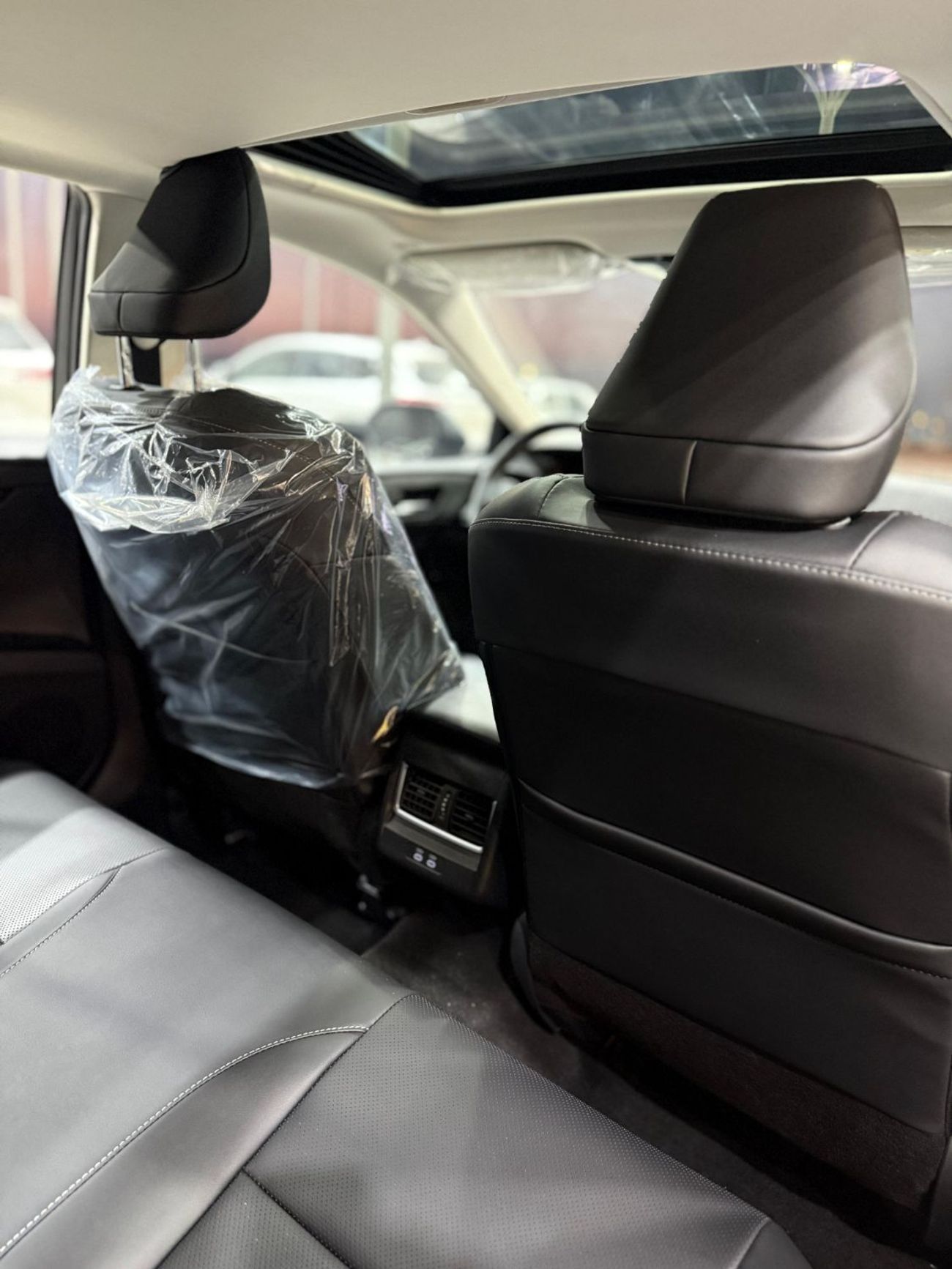 Toyota Camry (*تويوتا كامري هايبرد/ لاكجري*) *موديل* : 2025 *السعر* : 105.000 درهم  *ممشي* : صفر ك/م  (*مواصفات خ