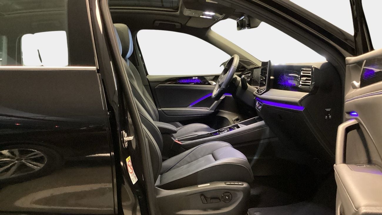 فولكس واجن تيجوان R-Line | شامل الضمان | 0 ﺪﻔﻋﺓ ﺃﻮﻟﻯ