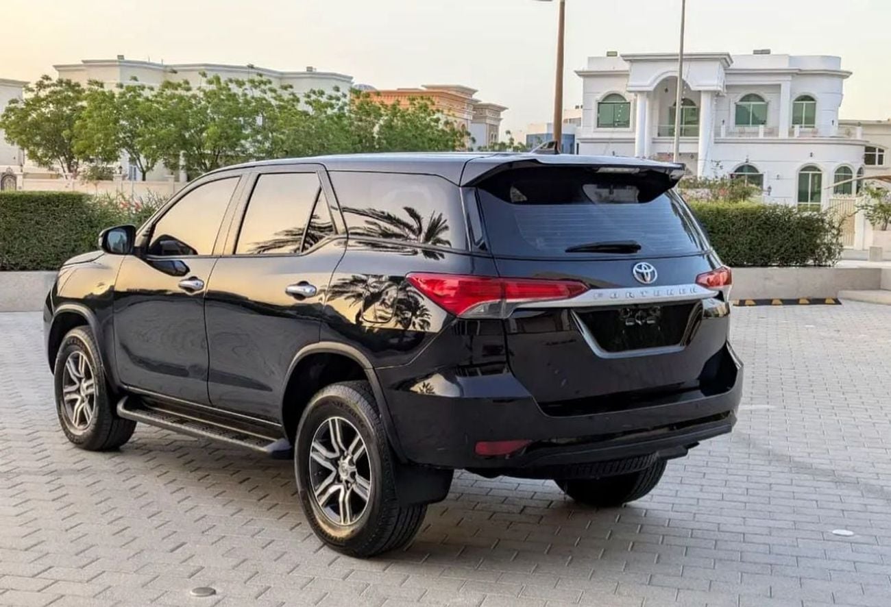 Toyota Fortuner Toyota Fortuner 2023model 2.4 v4 Diesel Engine Colour Black Key start Transmission Automatic Interio