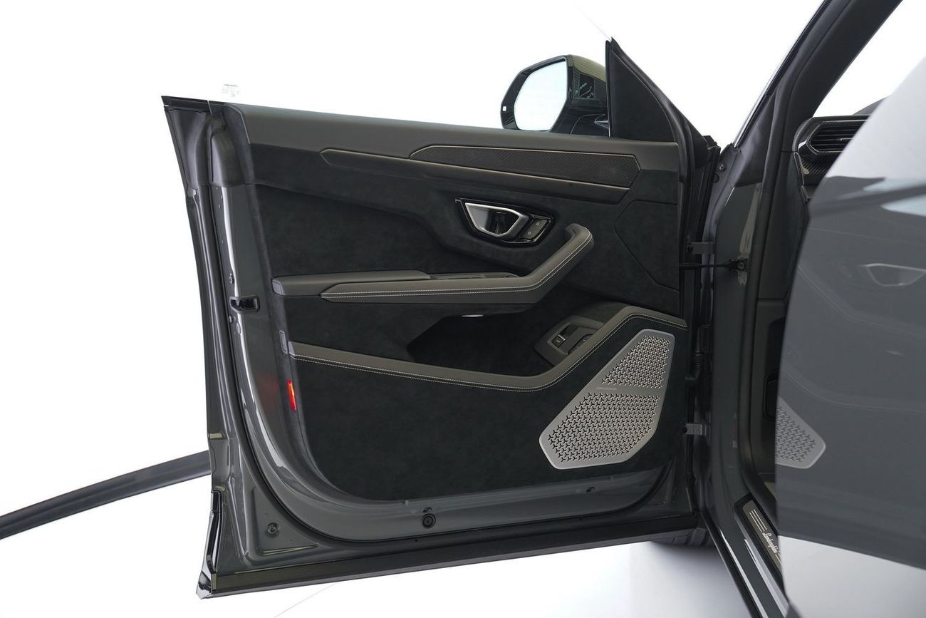 لامبورغيني اوروس 4.0T V8 Performante