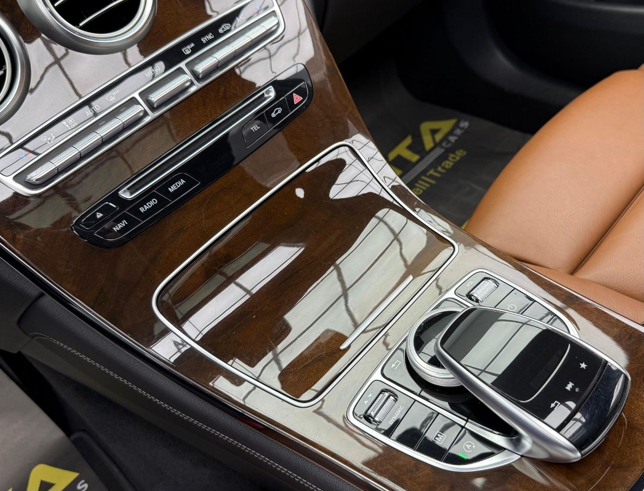 مرسيدس بنز GLC 250 4MATIC 2.0L 2017 Mercedes-Benz GLC 250 4MATIC, Agency Full Service History, GCC