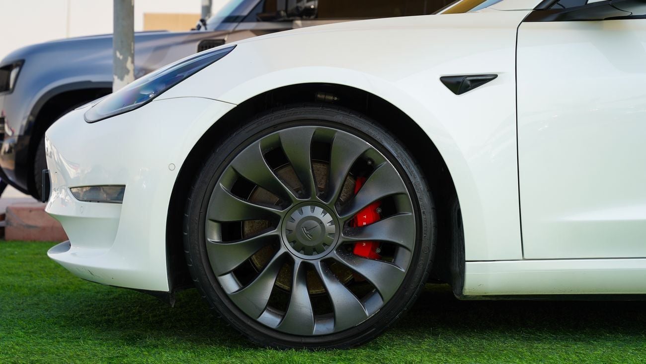 تسلا موديل 3