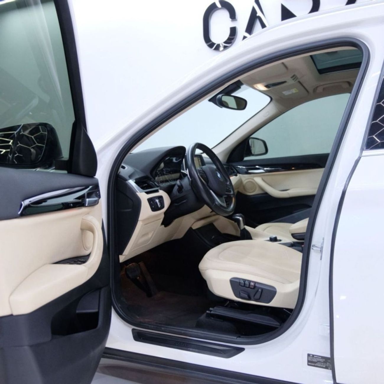 بي أم دبليو X1 sDrive 20i 2.0L BMW X1 SDrive 20i 2017 | AGMC Full Service History | GCC Specs