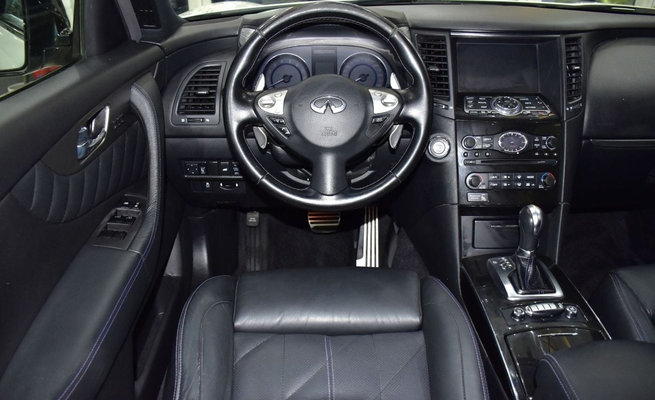 إنفينيتي QX70 ELITE SPORT EXCELLENT DEAL for our Infiniti QX70s ( 2016 Model ) in White Color GCC Specs