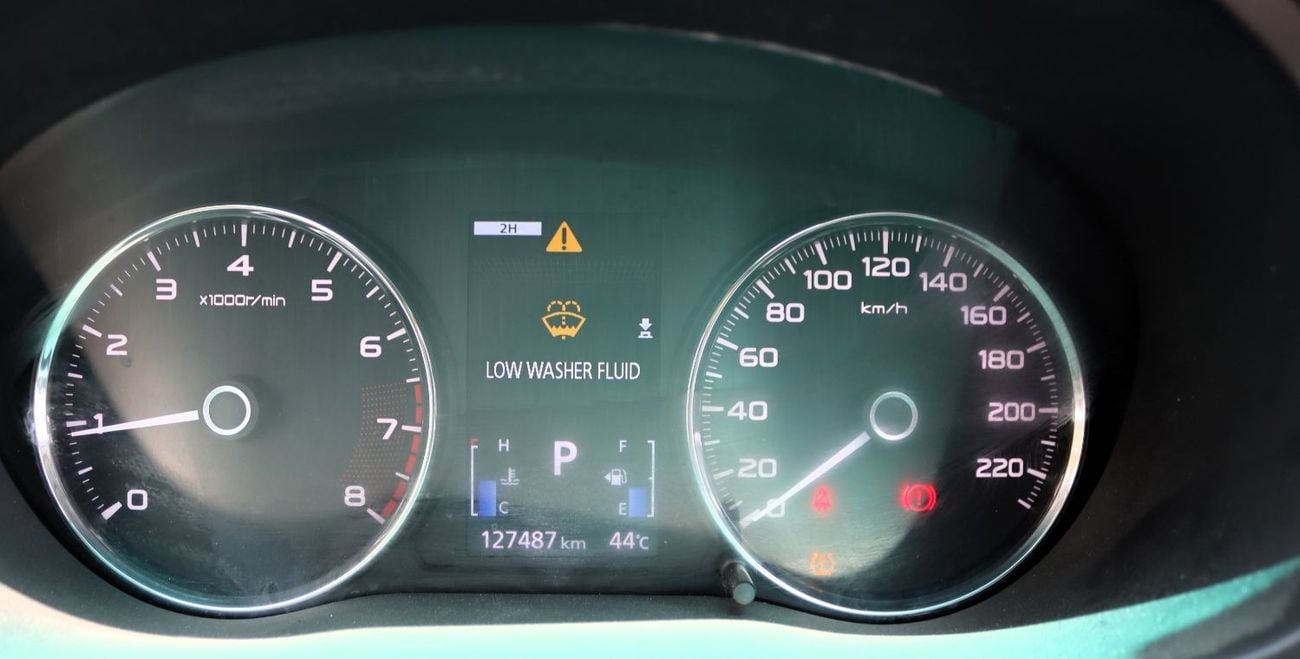 Mitsubishi Montero GLS Top ACCIDENTS FREE - GCC - ORIGINAL PAINT - PERFECT CONDITION INSIDE OUT