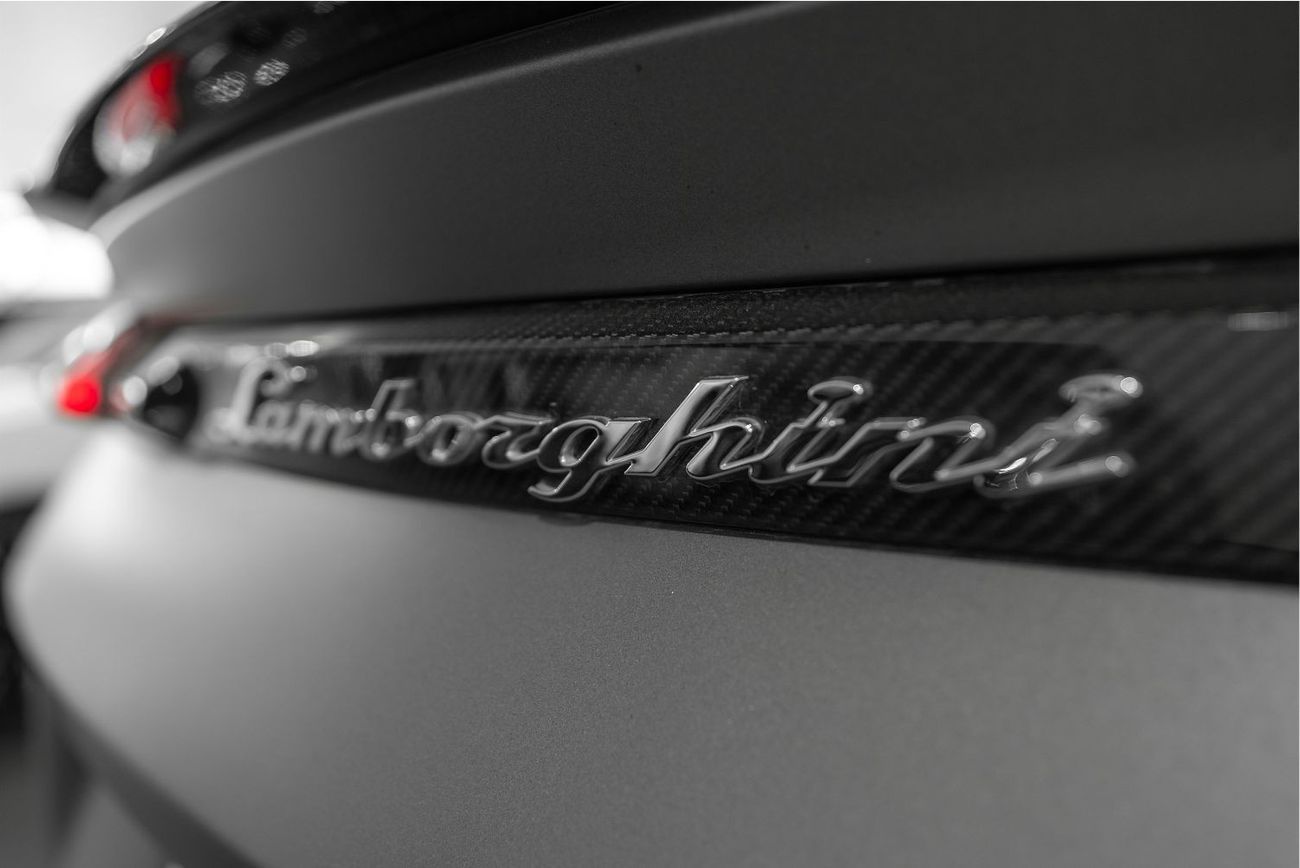 Lamborghini Urus STD 4.0T V8