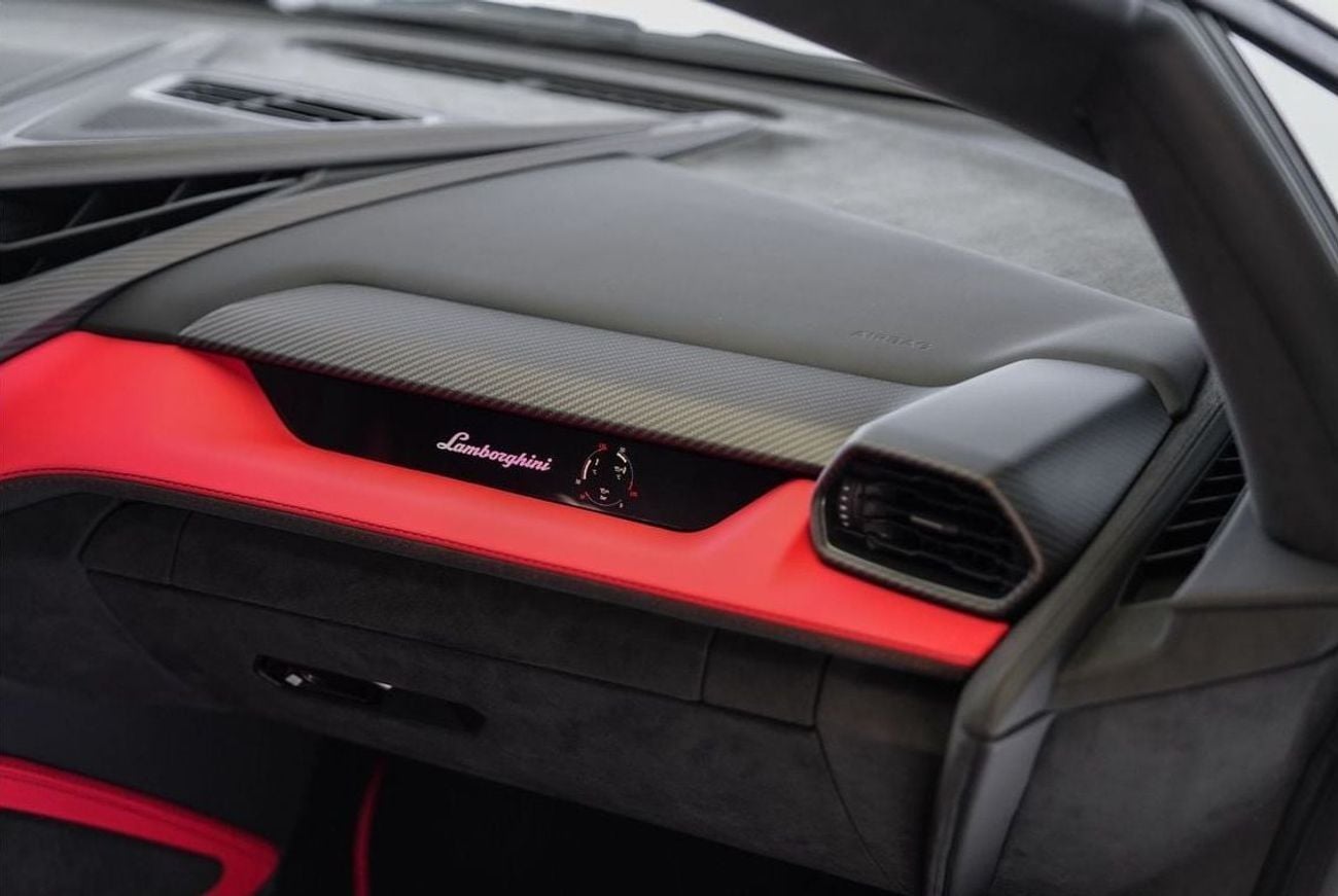 لامبورغيني ريفويلتو 6.5L V12 Hybrid