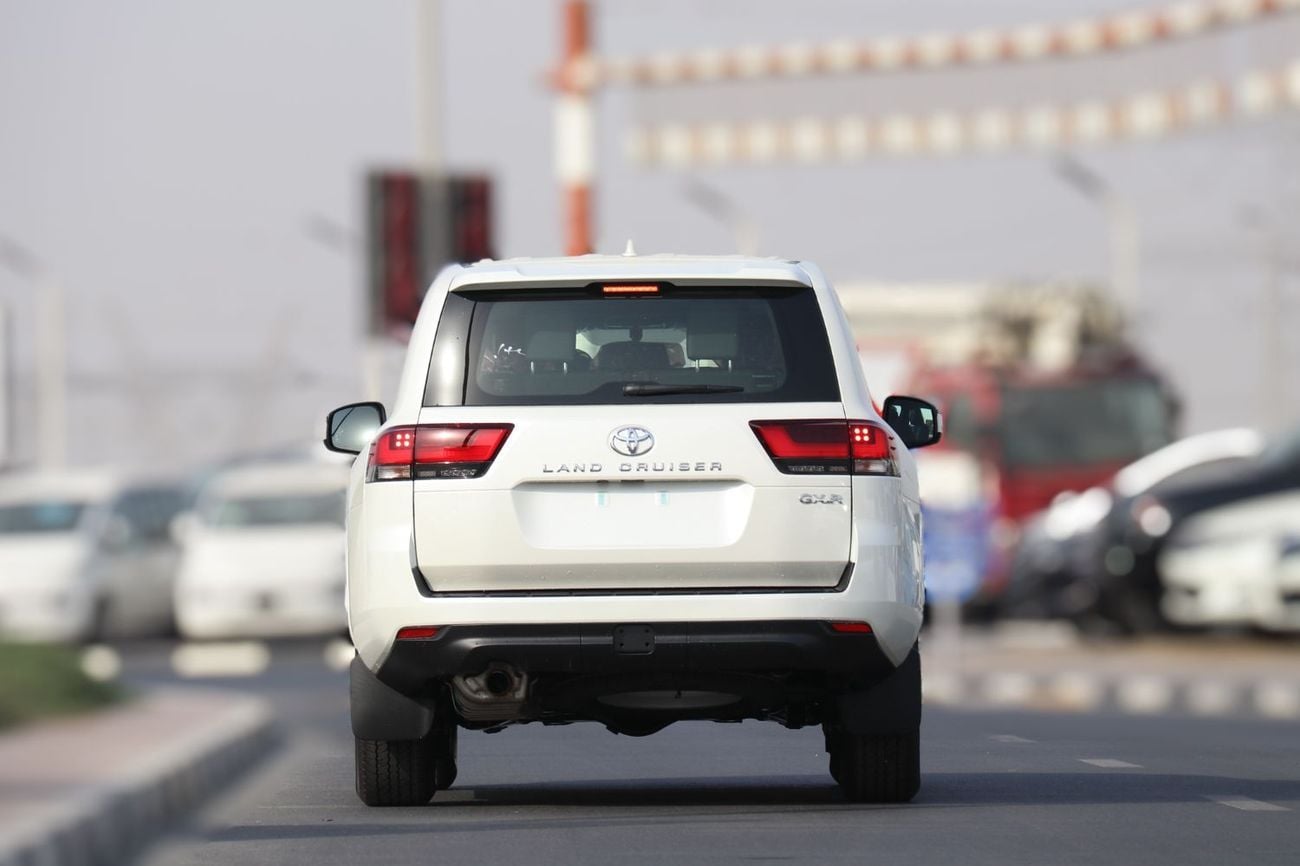 تويوتا لاند كروزر GXR EXR 4.0L Toyota Land Cruiser GXR 2025 | 4L Basic | White- Black | Best Price