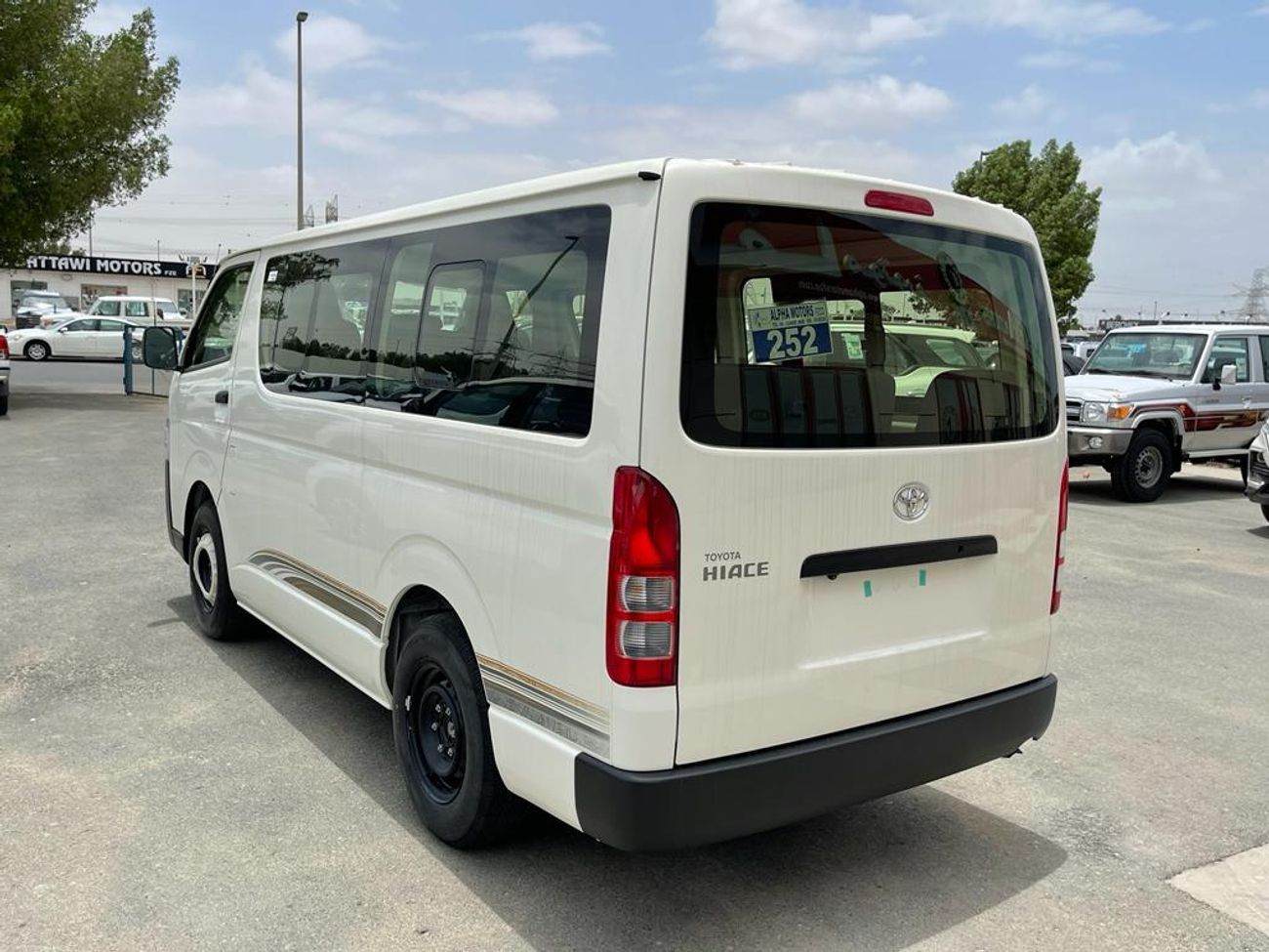 تويوتا هاياس toyota hiace 2025 standardroof  103000aed export