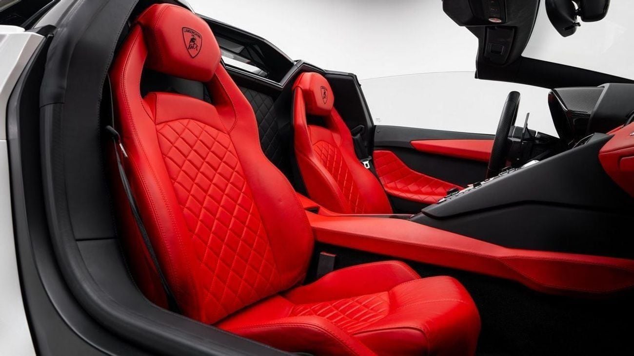 Lamborghini Aventador LP 700-4 Roadster - 2015 - GCC