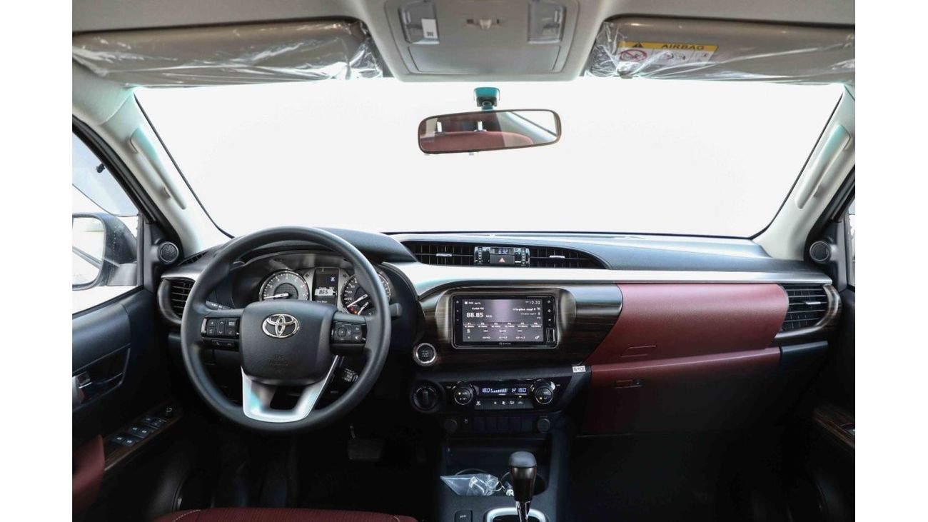 تويوتا هيلوكس 2024 تويوتا هايلكس 4x4 DC 2.7 HI - أبيض بلاتيني لؤلؤي مع كستنائي | تصدير فقط