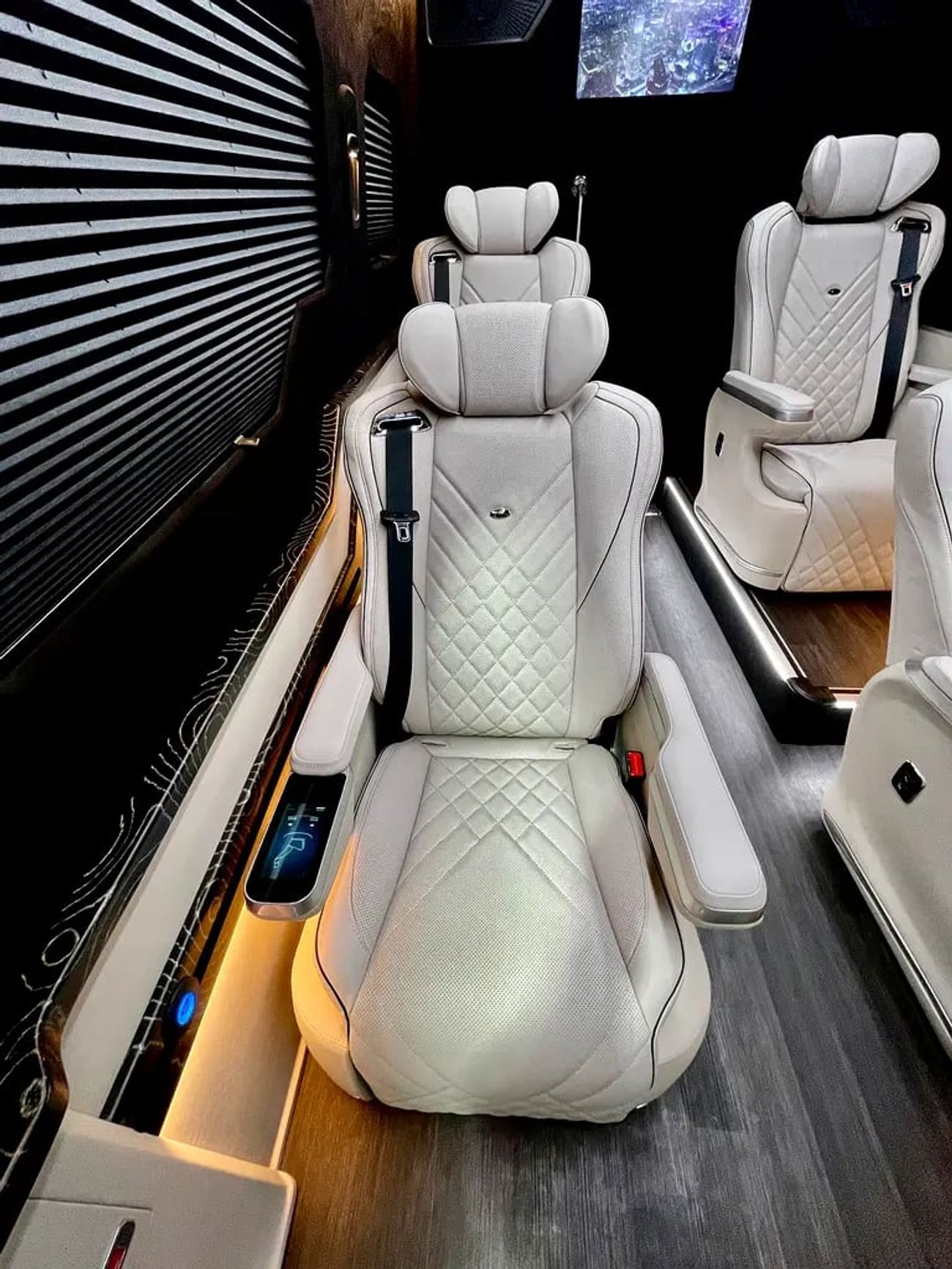 Mercedes-Benz Sprinter VVIP MERCEDES with Bathroom, Additional AC and Air Suspension - 2 Years Warranty VLINE