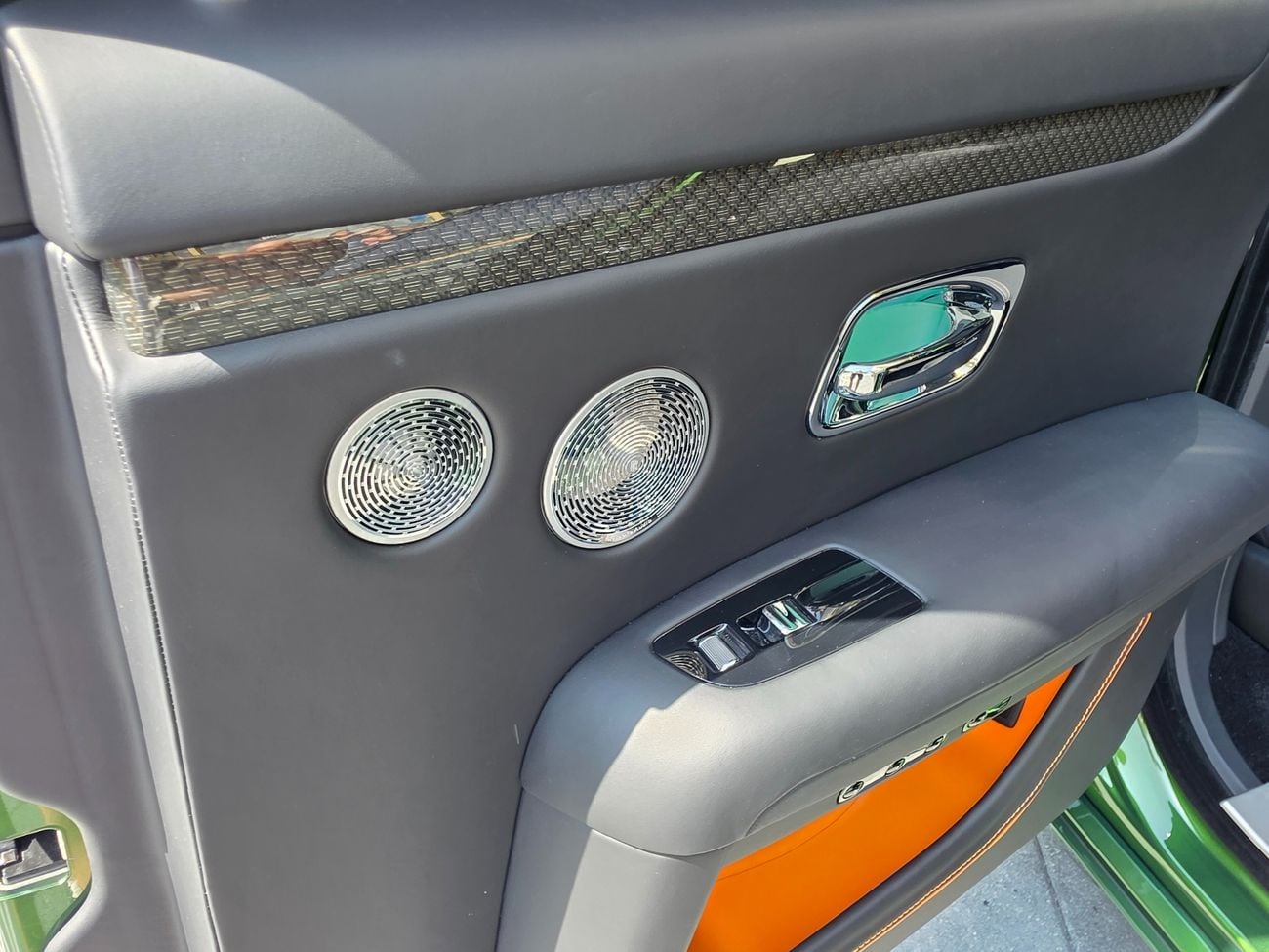 Rolls Royce Ghost BLACK BADGE 2023 GCC, Bespoke Audio, Starlight, Carbon Rims, Dealer Warranty & Service!