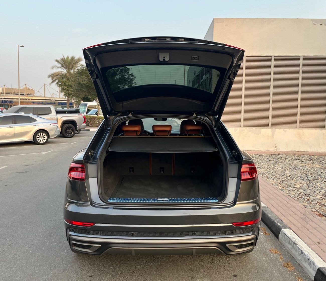 أودي Q8 55 TFSI quattro S-Line 3.0L (340 HP)