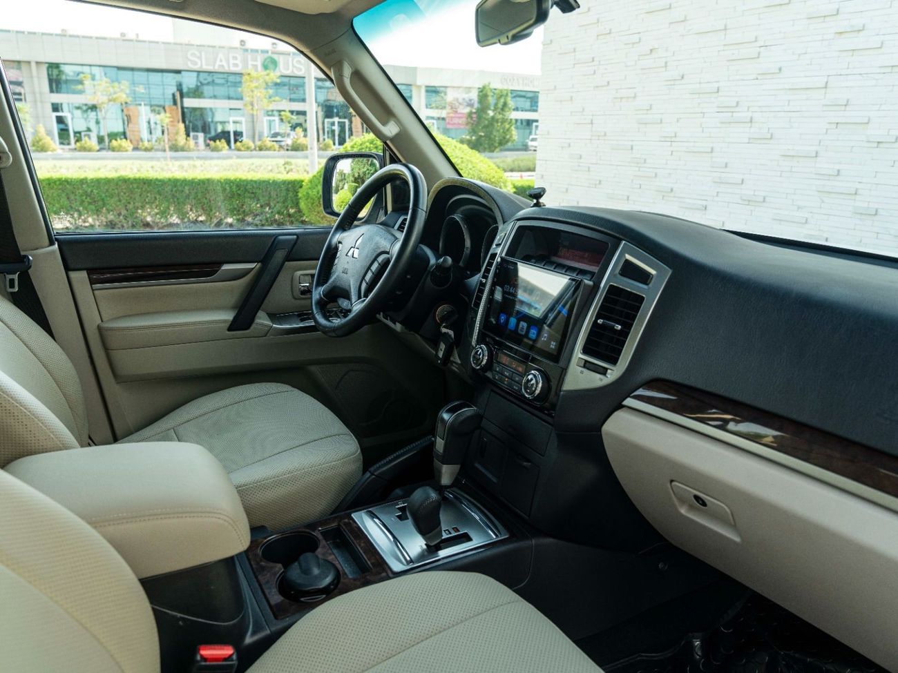 ميتسوبيشي باجيرو AED 1,258 PM • PAJERO 3.8L V6 GLS TOP • UPGRADED ANDROID TOUCH SCREEN WITH REVERSE CAMERA