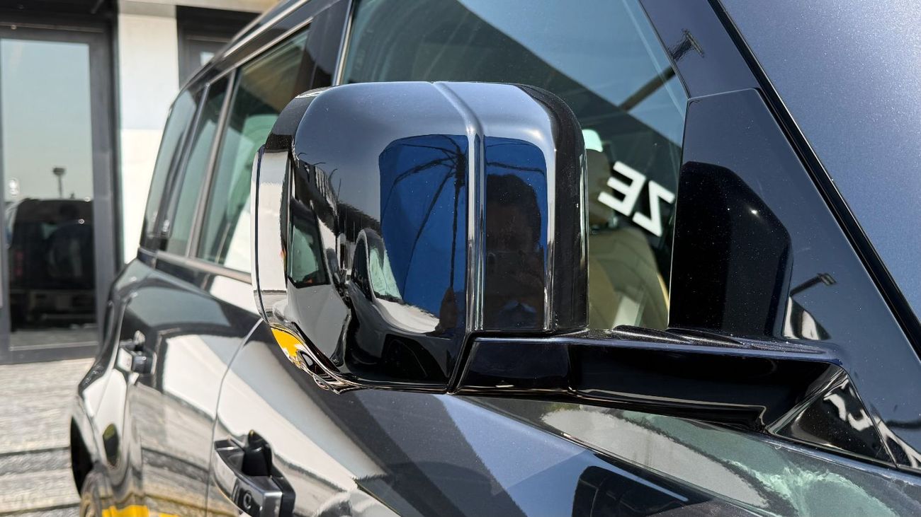 Land Rover Defender P400 110 X-Dynamic HSE 3.0L (7 Seater)