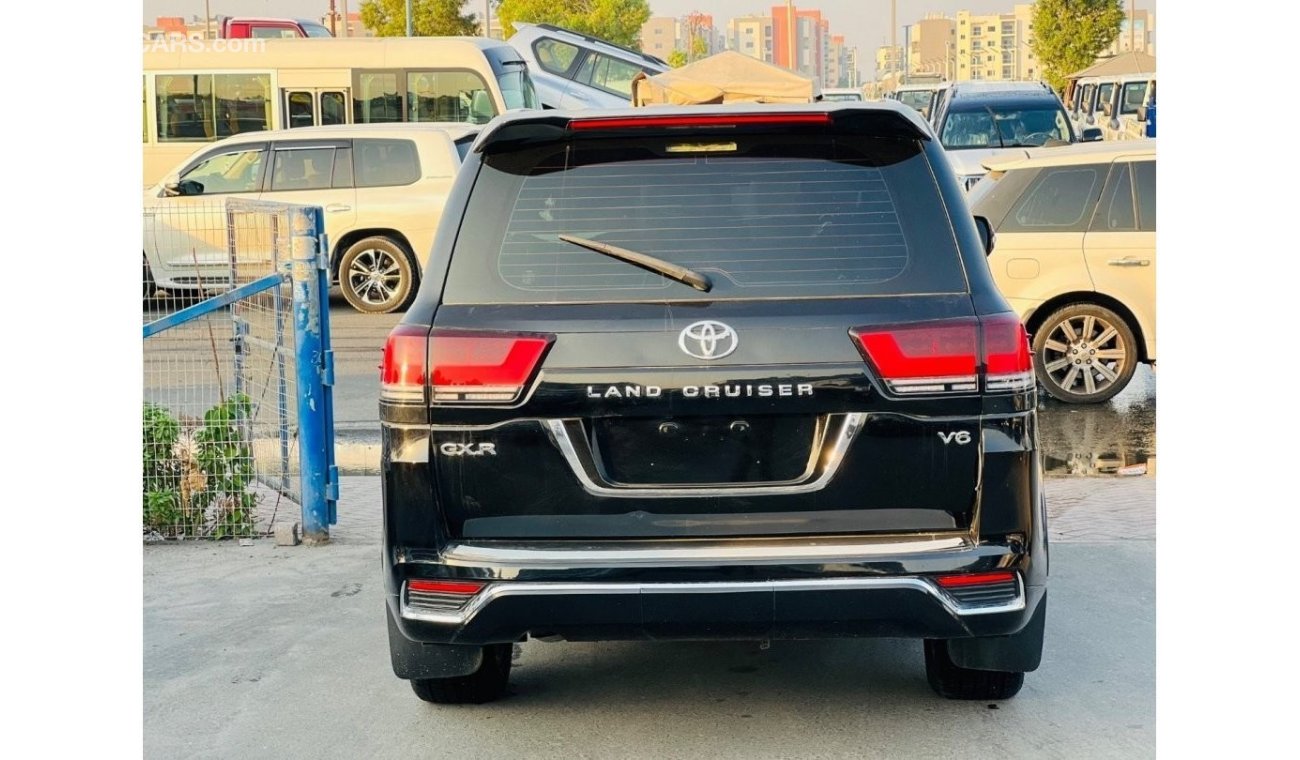 Toyota Land Cruiser GXR Toyota Landcruiser LHD Petrol engine model 2012 facelift 2022 car very clean and good condition