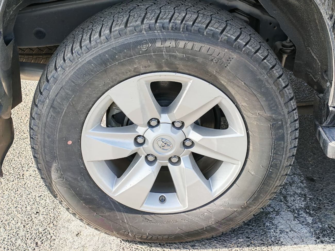 تويوتا برادو 2023 Toyota Prado TXL 5-Seater with Sunroof (Spare-Down) 2.8L 4-Cyl Diesel A/T 4WD Export Only