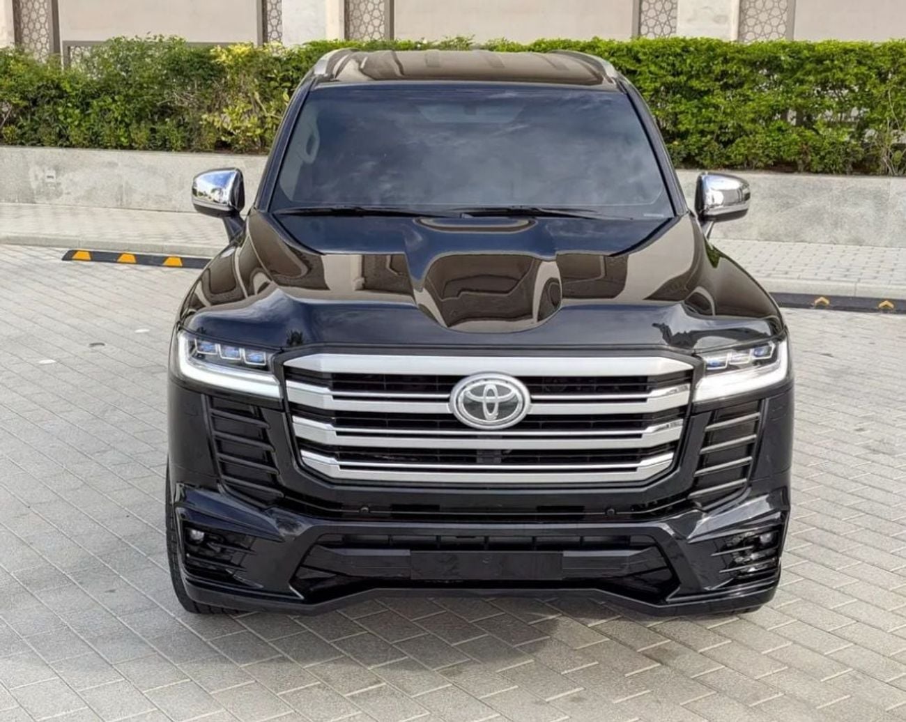 تويوتا لاند كروزر Toyota landcruise GXR 2022MODEL 4.0L v6 petrol Engine 299HP colour Black push start Transmission Aut