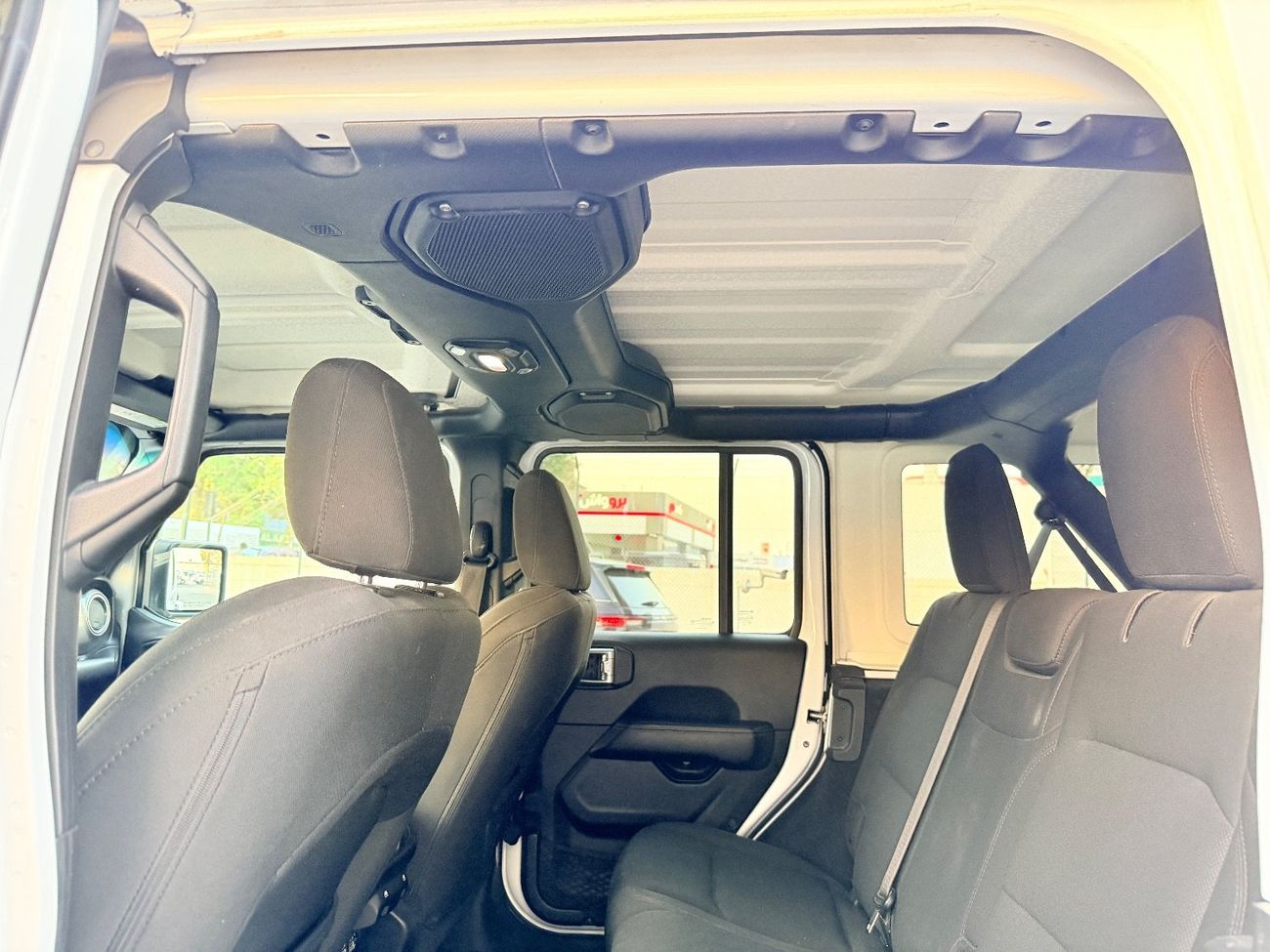 جيب رانجلر Sahara 3.6L A/T (5 Seater)