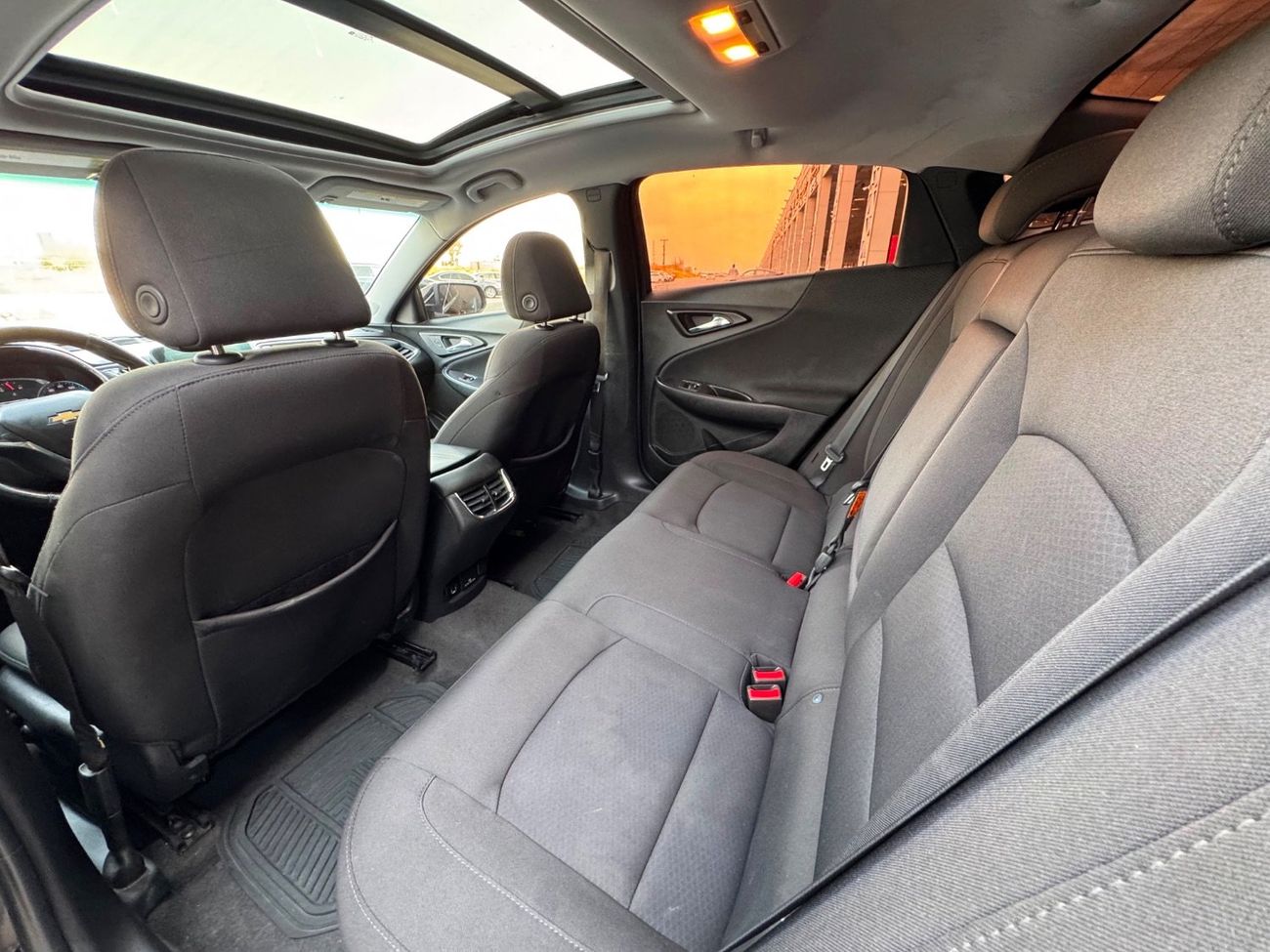 Chevrolet Malibu LT 1.5T V4 / PANORAMIC SUNROOF / APPLE ANDROID AUTO / RIMS / KEYLESS ENTRY AND START