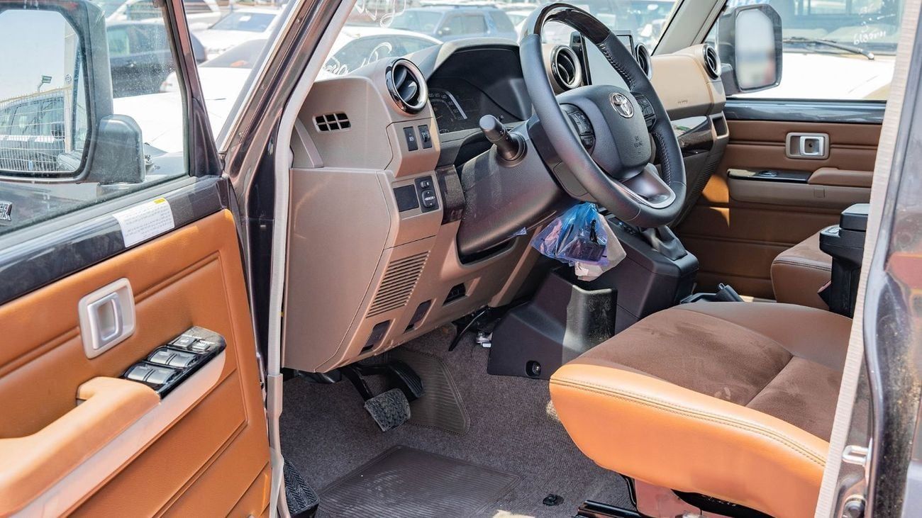 Toyota Land Cruiser 70 2025 Toyota Land Cruiser LC 76 4.0L AT Petrol (Gray)